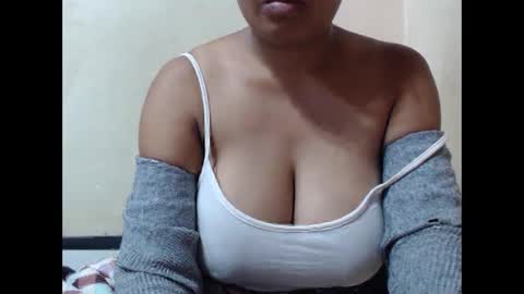 saronette online show from 11.21.25