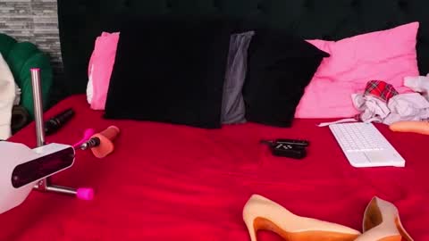 Snapshot of sarrarose chatting on 10.03.25 sarrarose online show from 10.03.25