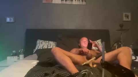 Snapshot of sascha27fire chatting on 12.17.24 german bi firefighter online show from 12.17.24