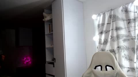 Snapshot of sasha_baby69 chatting on 02.22.25 yesica online show from 02.22.25