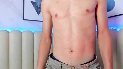 Snapshot of sasha_blazes chatting on 10.18.25 sasha_blazes online show from 10.18.25