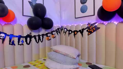 Snapshot of sasha_blazes chatting on 10.25.25 sasha_blazes online show from 10.25.25