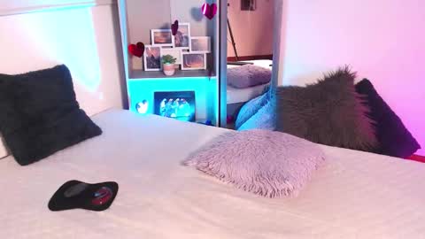 sasha_bowei online show from 02.28.26