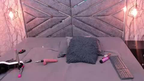 Sasha  online show from 11.21.25