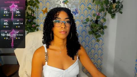 Snapshot of sasha_fox0 chatting on 01.09.25 emy online show from 01.09.25