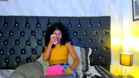 Snapshot of sasha_fox0 chatting on 01.19.25 emy online show from 01.19.25