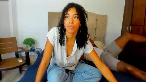 Snapshot of sasha_fox0 chatting on 02.09.25 emy online show from 02.09.25