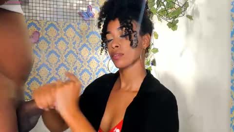 Snapshot of sasha_fox0 chatting on 02.14.25 emy online show from 02.14.25