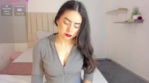 Snapshot of sashaa_petit chatting on 09.29.25 Sashaa online show from 09.29.25