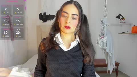 Snapshot of sashaa_petit chatting on 10.25.25 Sashaa online show from 10.25.25