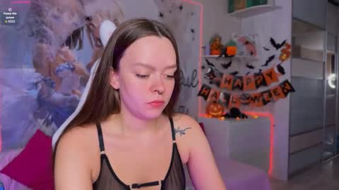 Snapshot of sashacollerx chatting on 10.25.25 Alexa online show from 10.25.25