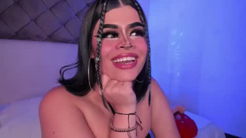 Snapshot of sashajune chatting on 02.17.25 selene online show from 02.17.25