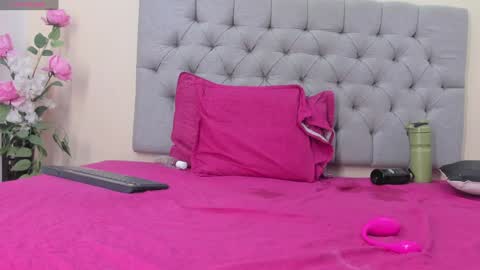 Manuela  online show from 01.26.25