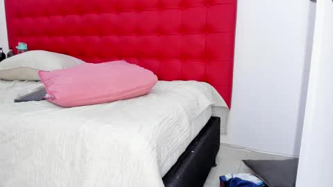 Manuela  online show from 03.11.25