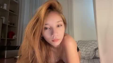 Snapshot of sashikai chatting on 11.30.25 kai online show from 11.30.25