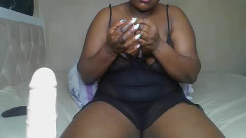 sassie_bee online show from 12.16.24