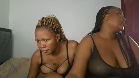 sassie_bee online show from 10.26.25