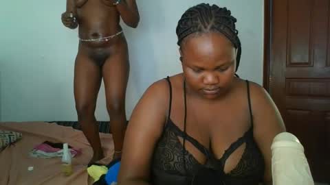 sassie_bee online show from 10.30.25