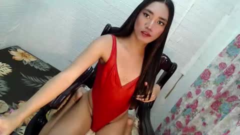 KEYLLA online show from 12.13.25