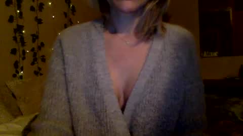 Snapshot of sassyella chatting on 03.08.25 Sassyella online show from 03.08.25