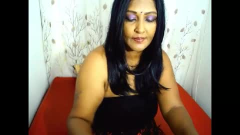 Snapshot of sassyindian00 chatting on 12.27.24 sassyindian00 online show from 12.27.24