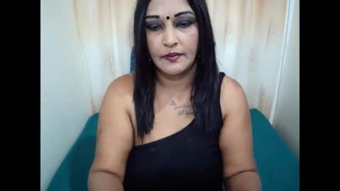 Snapshot of sassyindian00 chatting on 10.02.25 sassyindian00 online show from 10.02.25