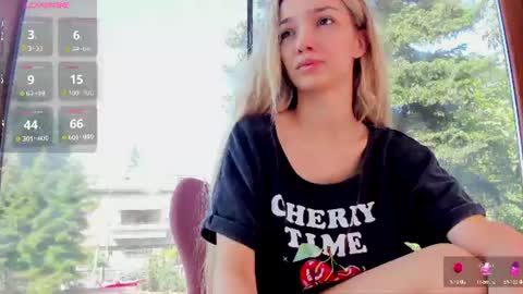 Snapshot of sassyt33n chatting on 06.27.26 sassyt33n online show from 06.27.26