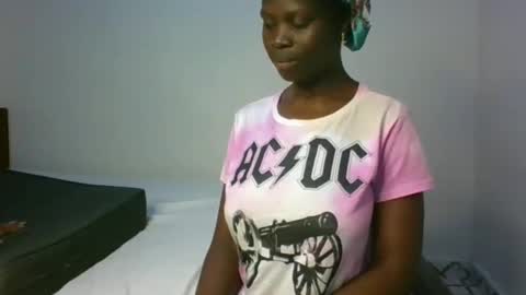 Snapshot of sassytannia chatting on 02.28.26 sassytannia online show from 02.28.26