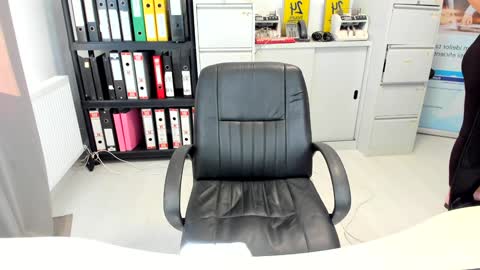 sassytiff online show from 09.23.25