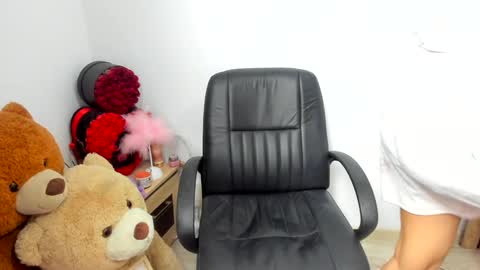 sassytiff online show from 03.04.26