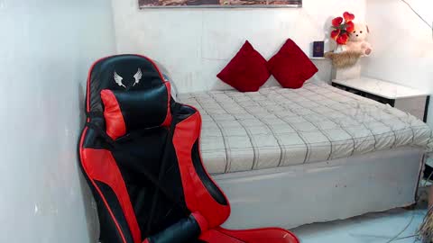 SassyNIKY online show from 12.02.24
