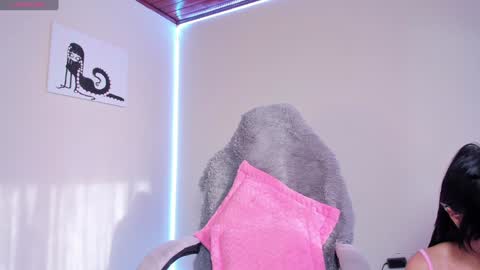 Snapshot of satanbabee_ chatting on 01.13.25    im expecting 300 thumbs up on my altar online show from 01.13.25