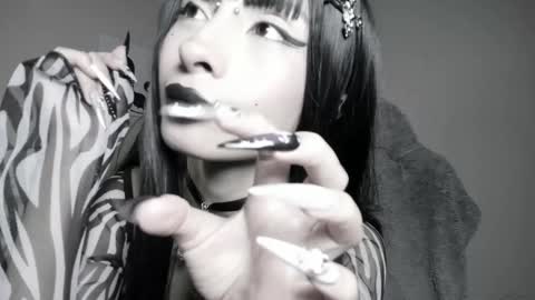 Snapshot of satanbabee_ chatting on 01.18.25    im expecting 300 thumbs up on my altar online show from 01.18.25