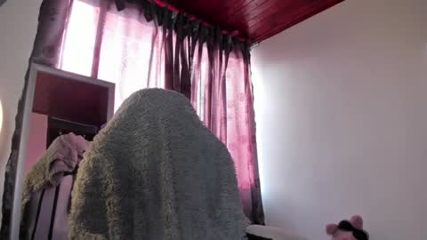 Snapshot of satanbabee_ chatting on 02.08.25    im expecting 300 thumbs up on my altar online show from 02.08.25