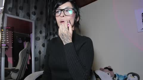 Snapshot of satanbabee_ chatting on 02.16.25    im expecting 300 thumbs up on my altar online show from 02.16.25