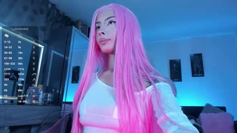 Snapshot of satanbabee_ chatting on 09.14.25    im expecting 300 thumbs up on my altar online show from 09.14.25