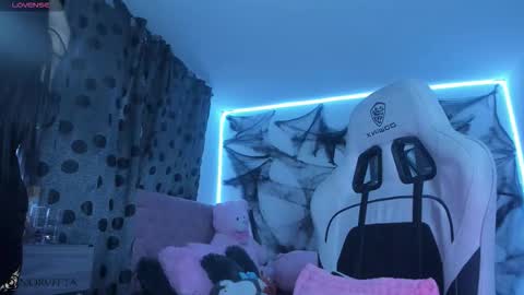 Snapshot of satanbabee_ chatting on 10.10.25    im expecting 300 thumbs up on my altar online show from 10.10.25