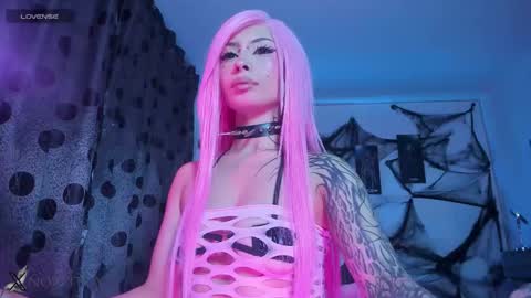 Snapshot of satanbabee_ chatting on 10.26.25    im expecting 300 thumbs up on my altar online show from 10.26.25