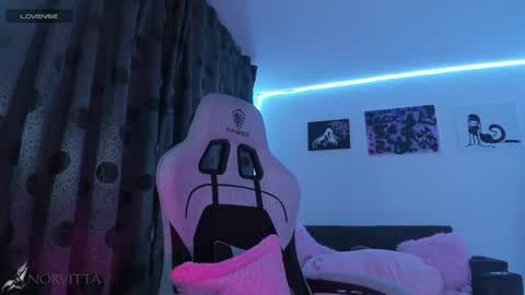    im expecting 300 thumbs up on my altar online show from 11.09.25