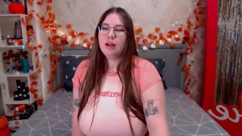 Snapshot of satosugu chatting on 11.06.25 Stacy online show from 11.06.25