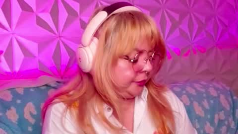 Gina George online show from 10.15.25