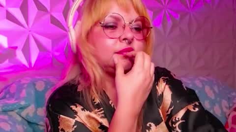 Gina George online show from 10.16.25