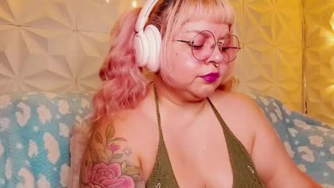 Gina George online show from 05.17.26