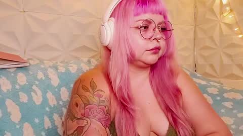 Gina George online show from 05.23.26
