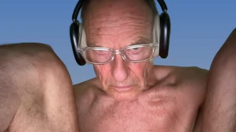 Snapshot of sauberklaus chatting on 07.21.26 sauberklaus online show from 07.21.26