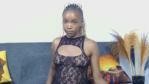 Snapshot of saucy_angels chatting on 03.04.25 Saucy online show from 03.04.25