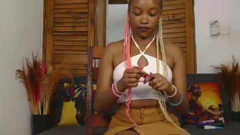 Snapshot of saucy_angels chatting on 03.06.25 Saucy online show from 03.06.25