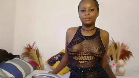 Snapshot of saucy_angels chatting on 10.11.25 Saucy online show from 10.11.25