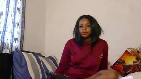 Snapshot of saucy_angels chatting on 10.21.25 Saucy online show from 10.21.25