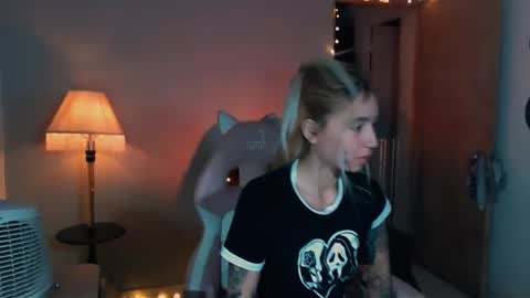 I AM JENN  online show from 01.24.25